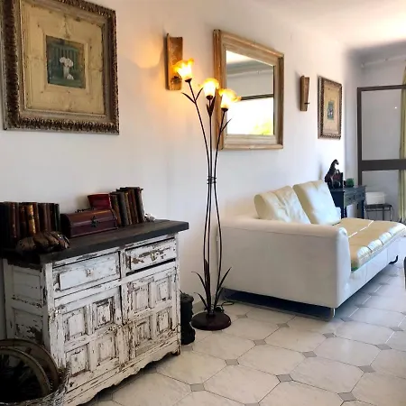 Spacious And Light Two Bedroom Apartment In Mijas! 米哈斯